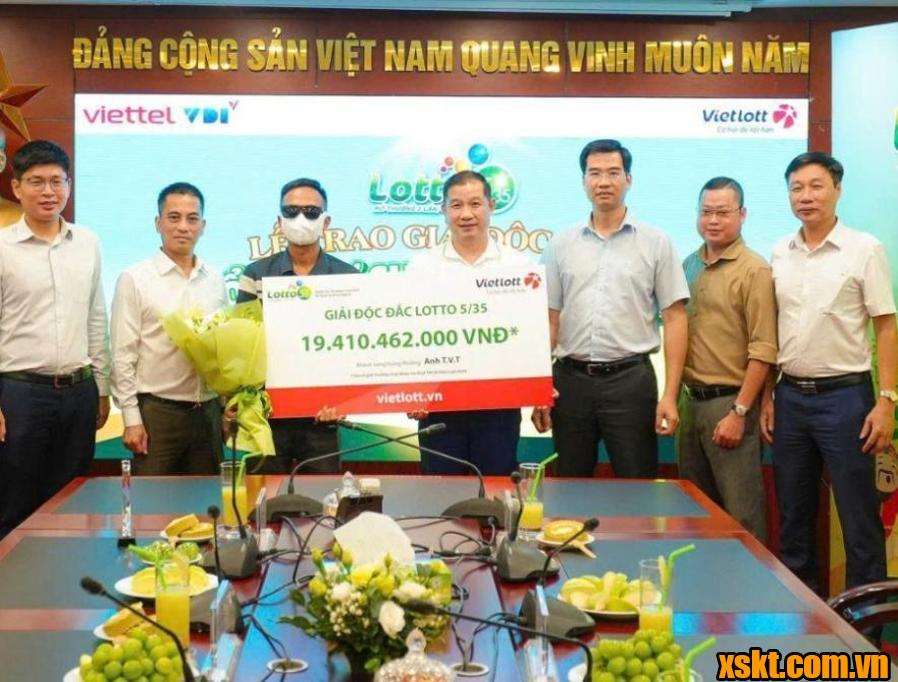 Trao thưởng 19 tỷ đồng cho anh T đến từ Ninh Bình