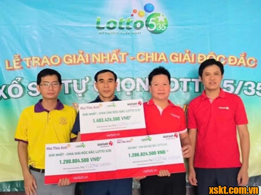 Người đàn ông Quảng Trị không đeo mặt nạ nhận thưởng