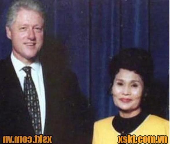 Bà Janite Lee và chính trị gia Bill Clinton