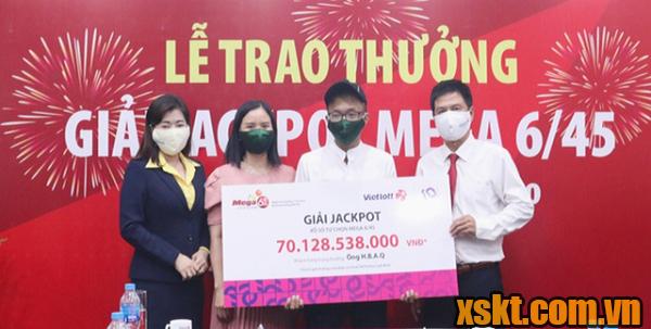 Trúng Jackpot 70 tỷ xổ số Mega 6/45 nhờ học theo cách chơi của người trúng trước