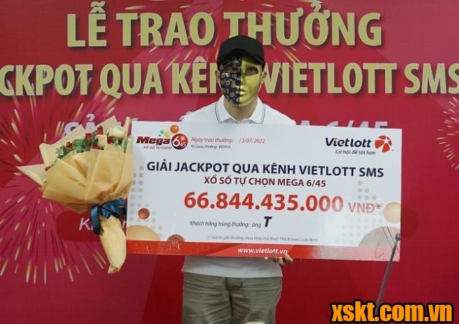 Trao thưởng 66 tỷ đồng cho khách hàng Bình Định