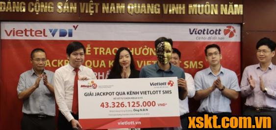 Vietlott trao giải Jackpot 43 tỷ đồng XS Mega 6/45 cho người chơi may mắn ở Hà Nội