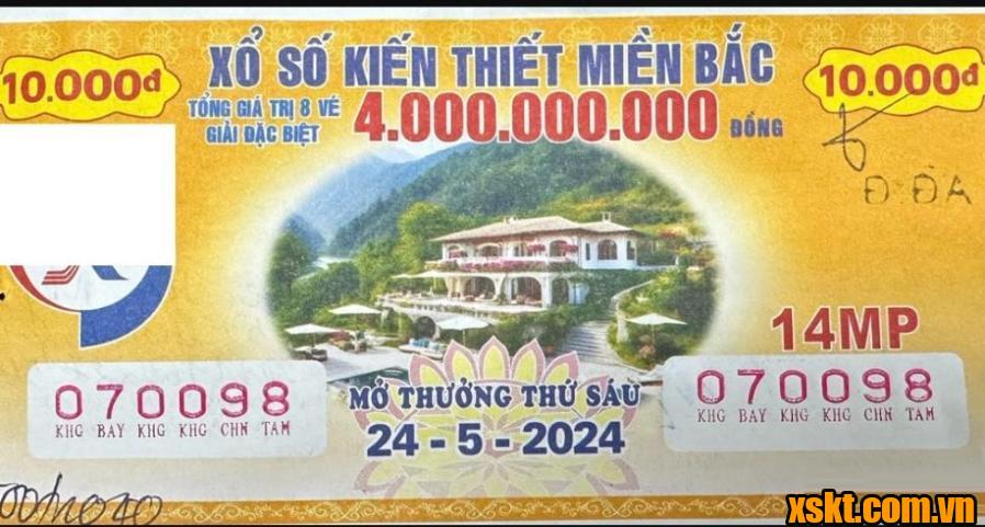 Khách hàng quận Ba Đình may mắn trúng giải đặc biệt ngày 24/5/2024