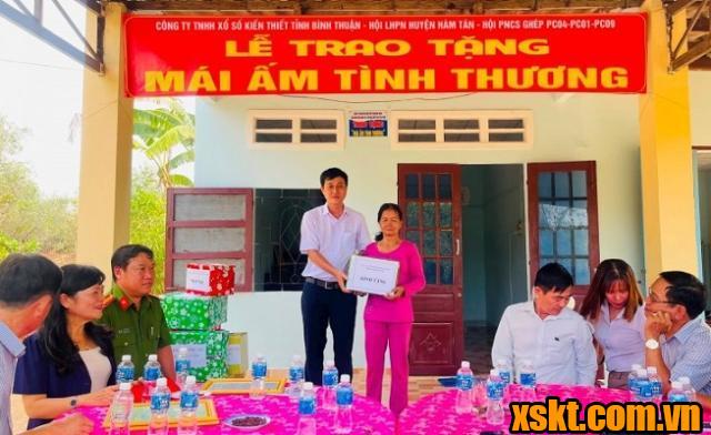 Công ty XSKT Bình Thuận trao tặng nhà đại đoàn kết cho hộ nghèo