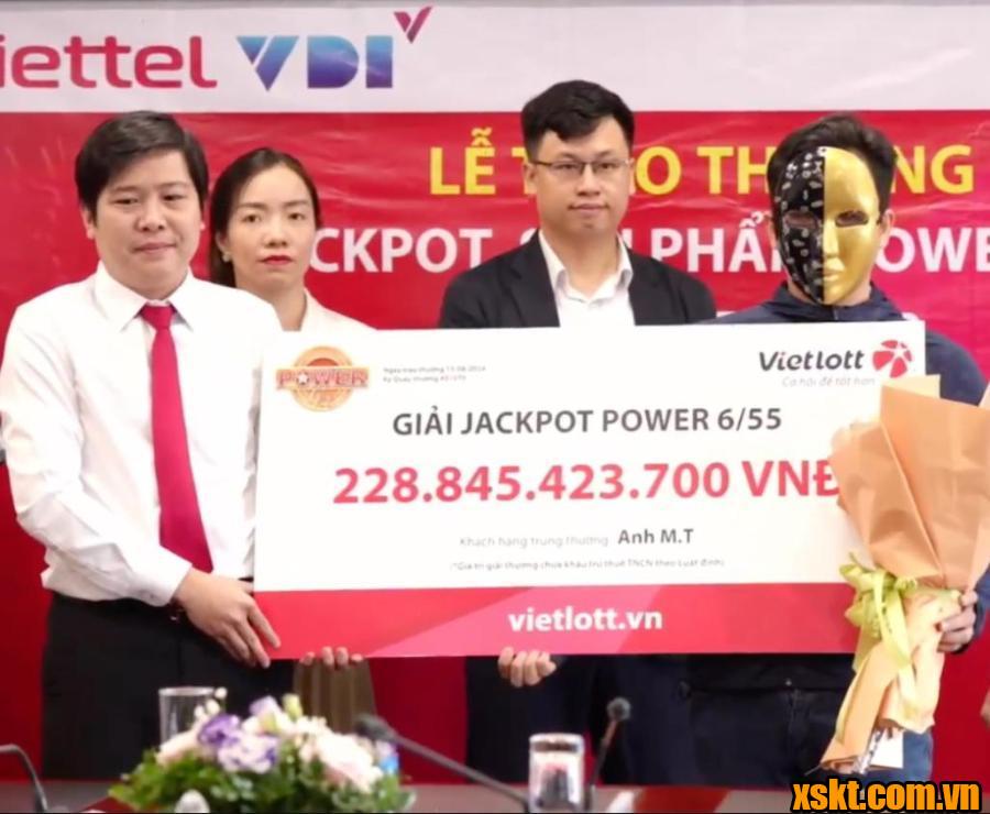 Anh M.T ở TPHCM may mắn trúng Jackpot hơn 228 tỷ đồng