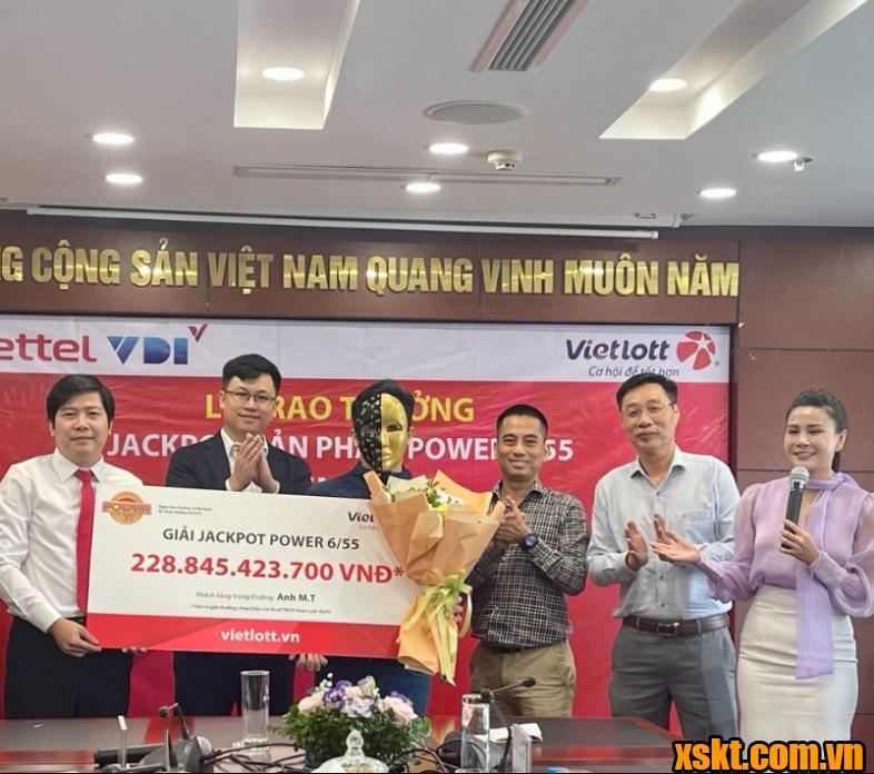 Anh M.T ở Bình Định may mắn trúng Jackpot hơn 228 tỷ đồng