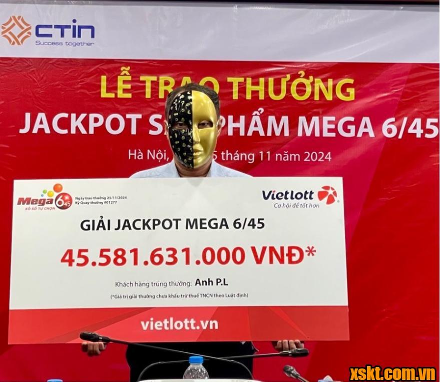 Vietlott trao thưởng 45 tỷ đồng cho anh L đến từ TP.HCM