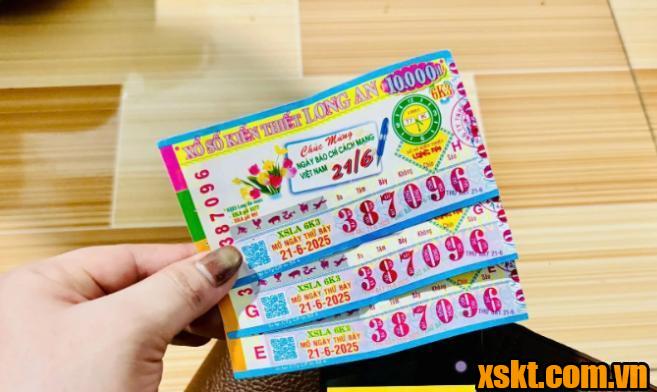 Hình ảnh 3 vé số trúng giải đặc biệt XSKT Long An ngày 21/6/2025