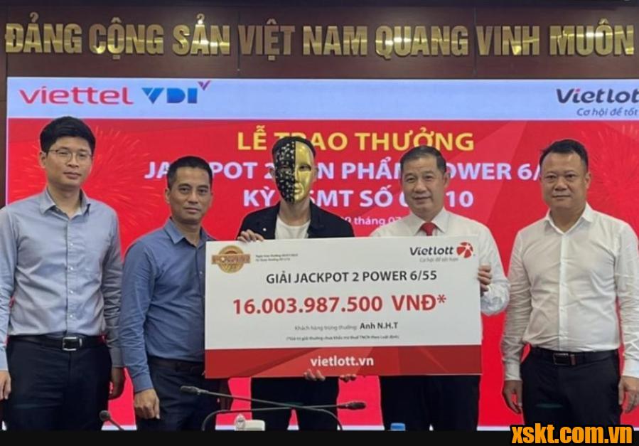 Vietlott Trao thưởng 16 tỷ đồng cho khách hàng tại TP.HCM