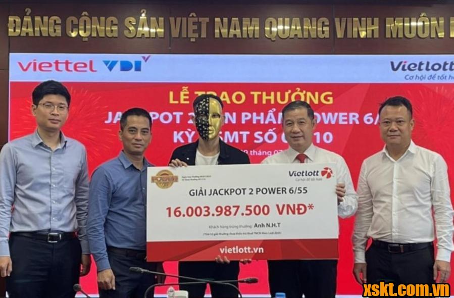 Vietlott Trao thưởng 16 tỷ đồng cho khách hàng tại TP.HCM