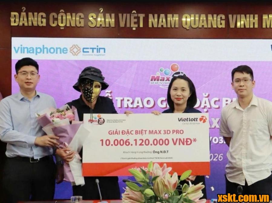 Trao thưởng 10 tỷ đồng cho khách hàng ở Hưng Yên