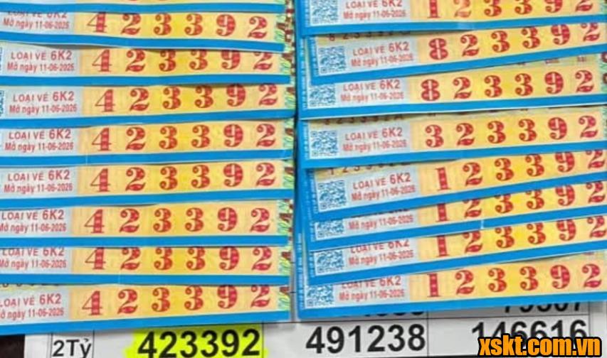 Những tấm vé may mắn của người phụ nữ bán rau tại chợ đầu mối Hóc Môn