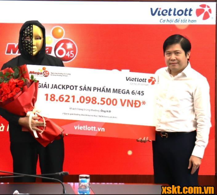 Cán bộ văn phòng tại Huế trúng Jackpot Mega 6/45 18