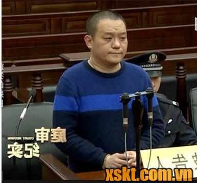 Hình ảnh ông Xu Chao bị bắt vì tội đốt đại lý vé số