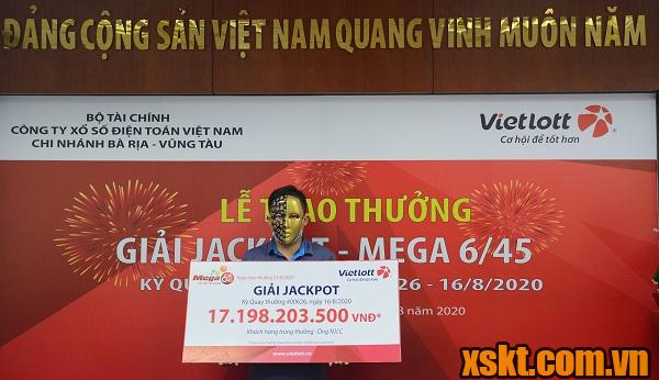 Khách hàng Vũng Tàu nhận giải Jackpot 17 tỷ xổ số Mega 6/45 kỳ quay 626